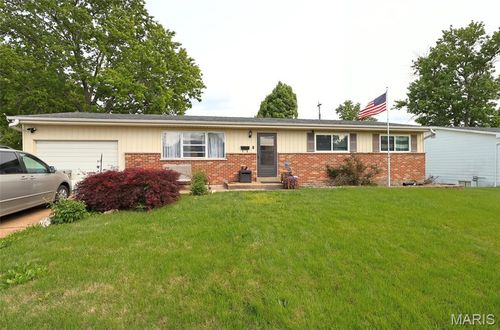 1370 Harkee Dr, Florissant, MO, 63031-3435 | Card Image