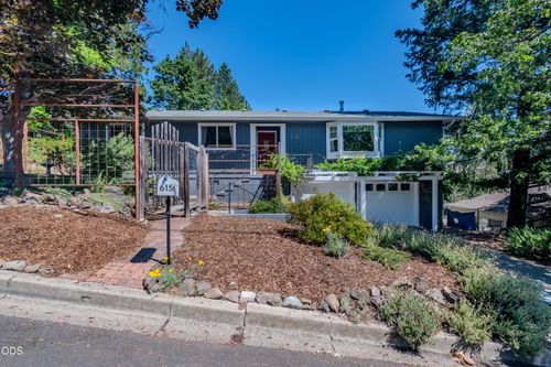 615 Ashland St, Ashland, OR, 97520-3137 | Card Image