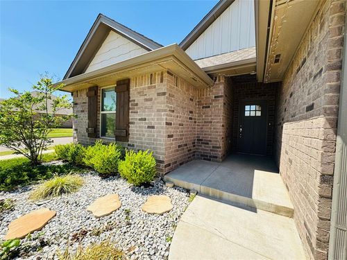 8901 Poppey Place, Yukon, OK, 73099 | Card Image