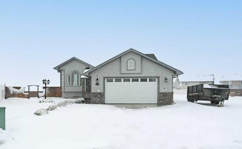 75 Upland Manor, Brooks, AB, T1R1L4 | Card Image