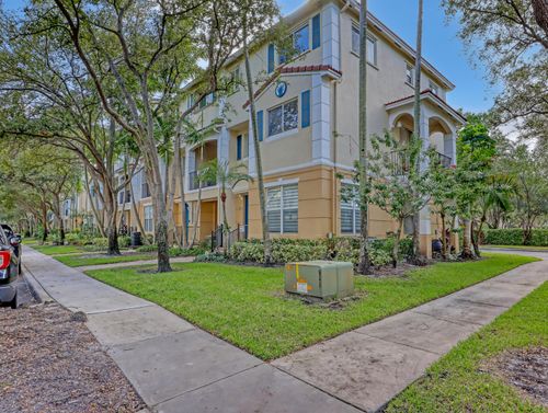 2850 S Oasis Dr, Boynton Beach, FL, 33426-8665 | Card Image