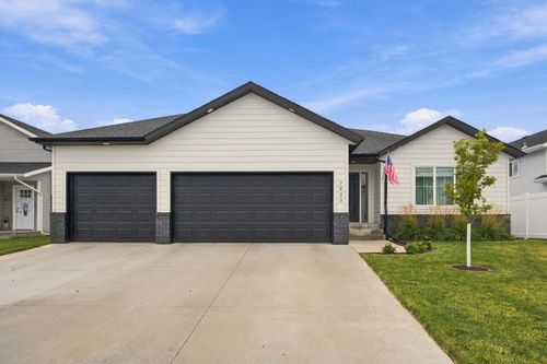 7233 28th St S, Fargo, ND, 58104-4589 | Card Image