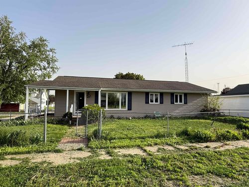 415 3rd St, Dumont, IA, 50625-7714 | Card Image