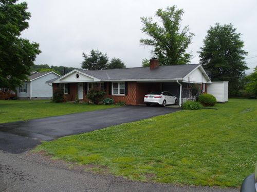 107 Lilac Dr, Shawsville, VA, 24162-2137 | Card Image