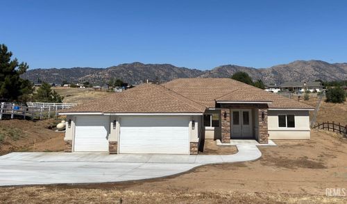 21831 San Gabriel Dr, Tehachapi, CA, 93561-9438 | Card Image
