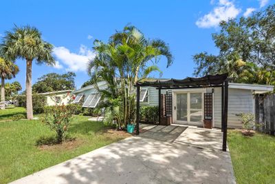 7602 Santa Rosa Parkway, House other with 2 bedrooms, 1 bathrooms and null parking in Fort Pierce FL | Image 2