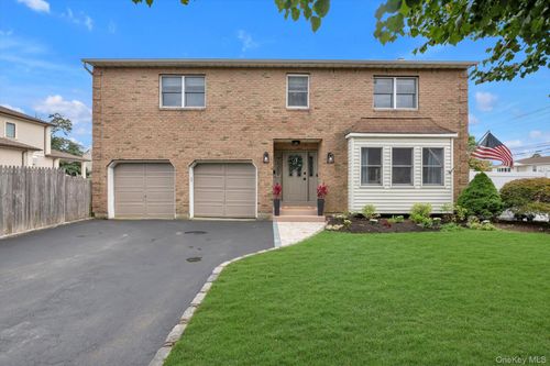 2084 Manfield Ave, Merrick, NY, 11566-3914 | Card Image