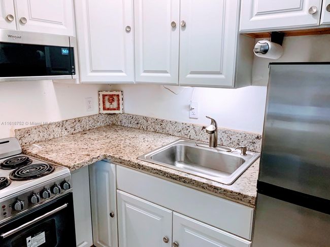 APT-11 - 130 Mendoza Ave, Condo with 0 bedrooms, 1 bathrooms and null parking in Coral Gables FL | Image 10