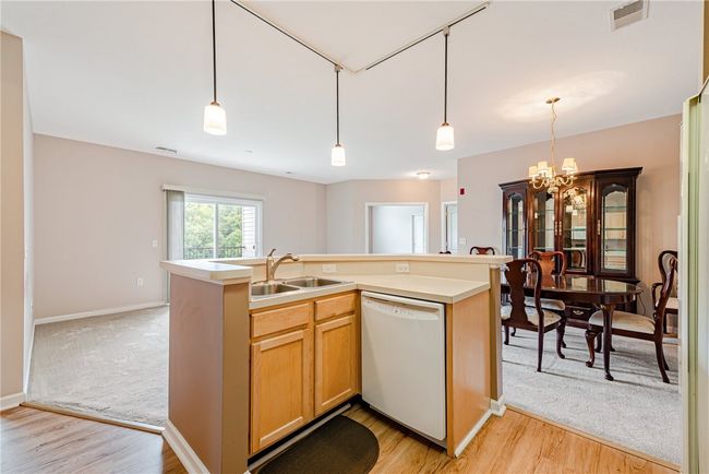 APT-204 - 300 Hidden Ridge Ct, Condo with 3 bedrooms, 2 bathrooms and 1 parking in South Park PA | Image 5