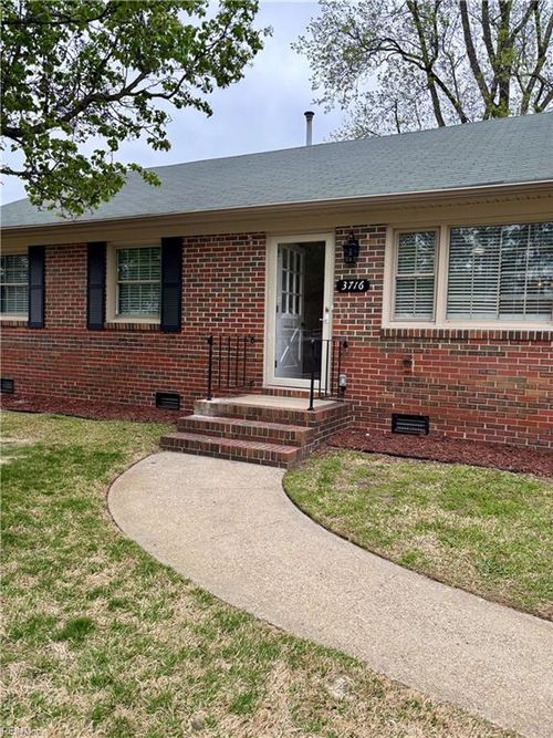 3716 Linnet Ln, Portsmouth, VA, 23703-2233 | Card Image