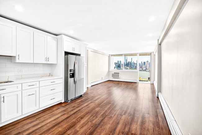 APT-4O - 899 Boulevard E, Home with 1 bedrooms, 1 bathrooms and null parking in Weehawken NJ | Image 14