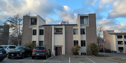 48-48 Burgundy Hill Ln, Middletown, CT, 06457-6333 | Card Image