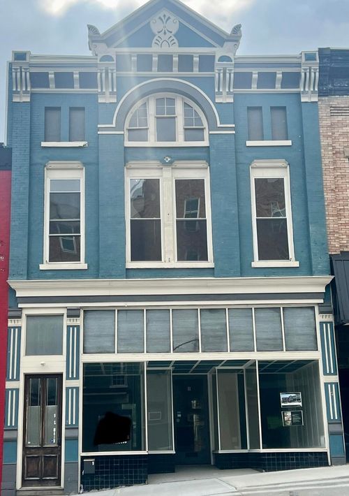 11 S Main St, Winchester, KY, 40391-2601 | Card Image