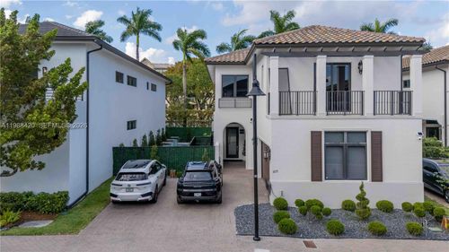 8115 Nw 48th Ter, Doral, FL, 33166-5688 | Card Image