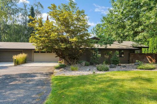 2221 E Rockwood Blvd, Spokane, WA, 99203-3883 | Card Image