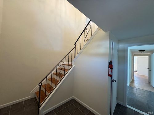 40 Whitestone Road, Brookhaven, NY, 11789 | Card Image