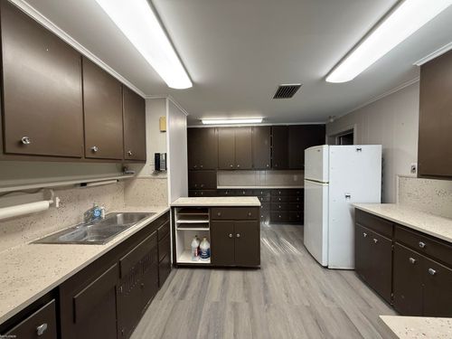 241 N Main St, Romeo, MI, 48065-4619 | Card Image