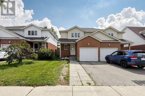 38 Activa Ave, Kitchener, ON, N2E3R2 | Card Image