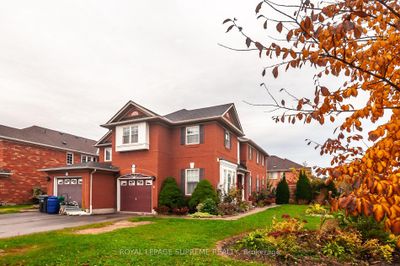 3857 Milkwood Cres, House attached with 4 bedrooms, 4 bathrooms and 3 parking in Mississauga ON | Image 2