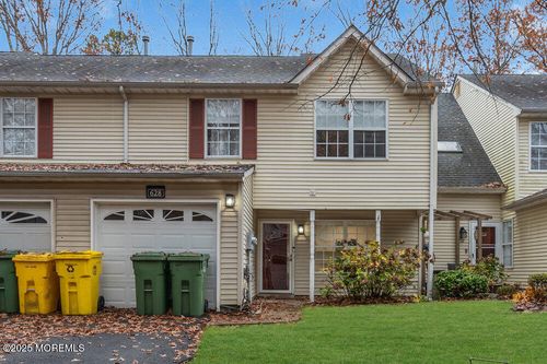 628 Patriots Way, Lakewood, NJ, 08701-7421 | Card Image