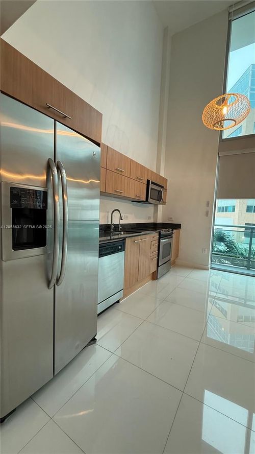 302-350 S Miami Ave, Miami, FL, 33130-1909 | Card Image