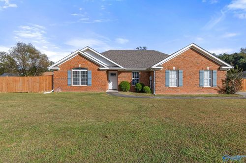 245 Chestnut Oak Cir, Owens Cross Roads, AL, 35763-8528 | Card Image