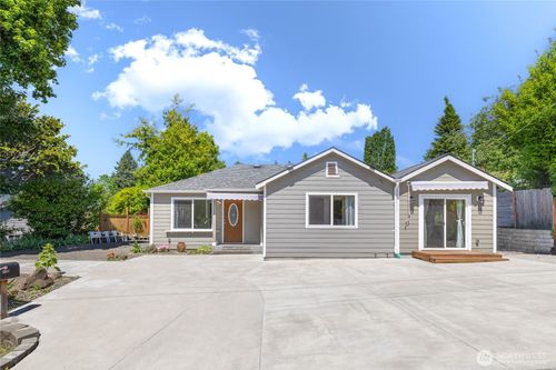 7214 S 120th St, Seattle, WA, 98178-3717 | Card Image