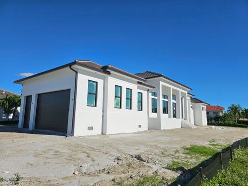 211 Landmark St, MARCO ISLAND, FL, 34145-4424 | Card Image