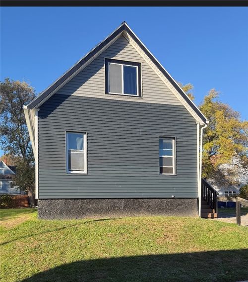 70 Pardee St, Rochester, NY, 14621-3402 | Card Image