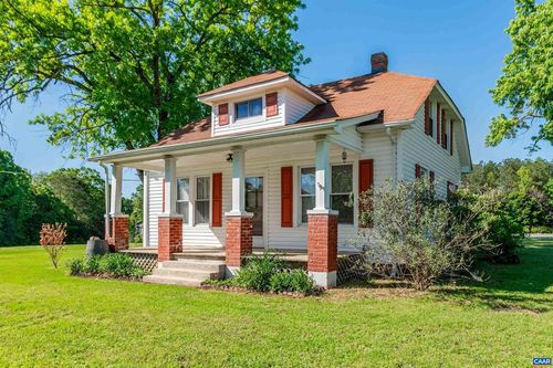 92 Grace Johnson Ln, Kents Store, VA, 23084-2223 | Card Image