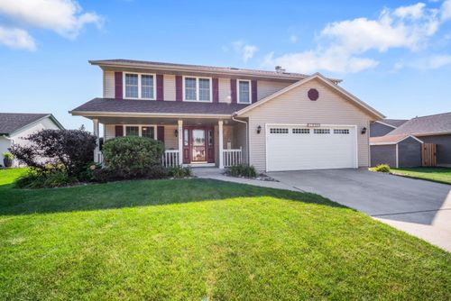 10384 S Katie Dr, Oak Creek, WI, 53154-7964 | Card Image