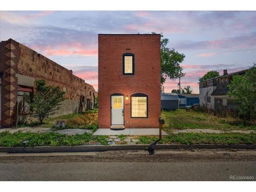 660 1st Ave, Deer Trail, CO, 80105-8067 | Card Image