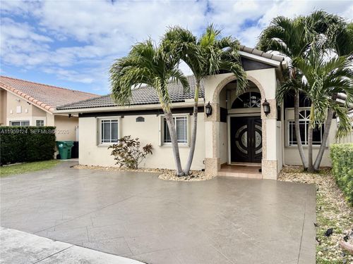 8793-8793 Nw 140th Ln, Miami Lakes, FL, 33018-7348 | Card Image