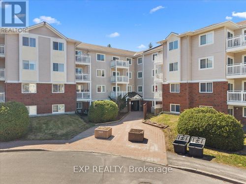 15-268 Lorry Greenberg Dr, Ottawa, ON, K1T3K1 | Card Image