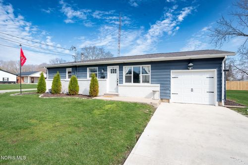 916 Navarre Ave, Bryan, OH, 43506-1575 | Card Image