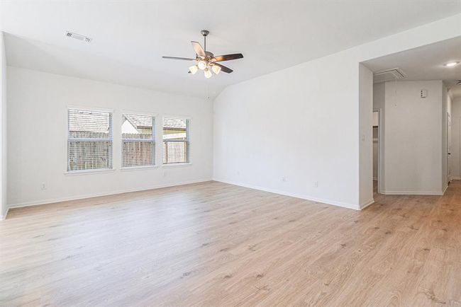 249 Edgewater Dr, House other with 4 bedrooms, 2 bathrooms and 2 parking in West Columbia TX | Image 5
