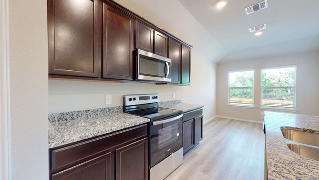 210 Rearden Blvd, House other with 3 bedrooms, 2 bathrooms and 2 parking in Jarrell TX | Image 4