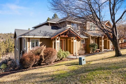 5015 Falcon Dr, Klamath Falls, OR, 97601-9155 | Card Image