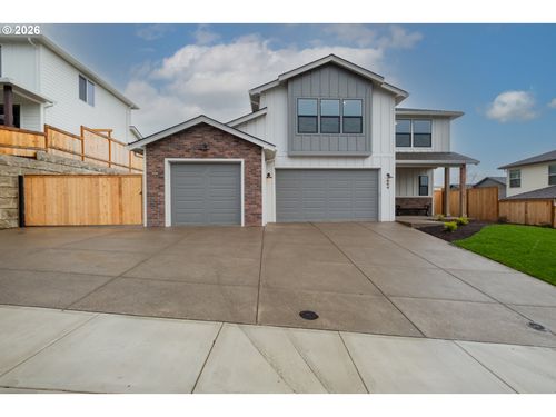 664 Nw Crater Lake Dr, Dallas, OR, 97338-9293 | Card Image