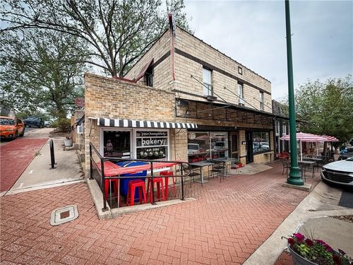 123 N Broadway St, Siloam Springs, AR, 72761-3153 | Card Image