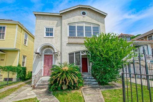 7833 S Claiborne Ave, New Orleans, LA, 70125-4014 | Card Image