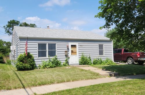1814 E Avenue D, Bismarck, ND, 58501-4718 | Card Image