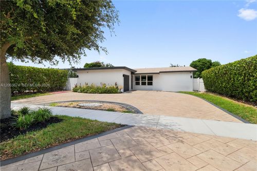 1150 Douglas Rd, Pembroke Pines, FL, 33024-4761 | Card Image