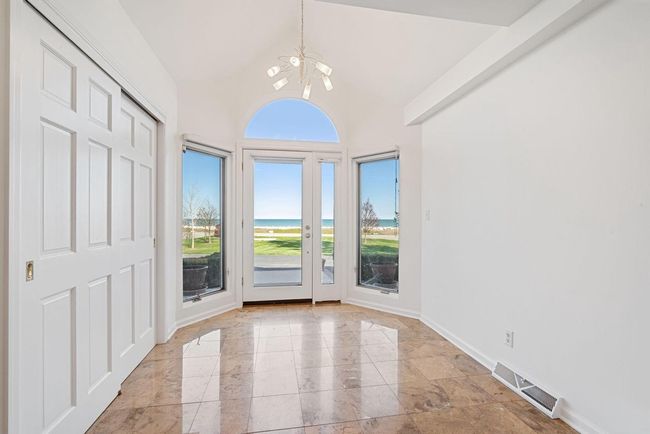 7515 N Beach Drive, House other with 4 bedrooms, 4 bathrooms and null parking in Fox Point WI | Image 6