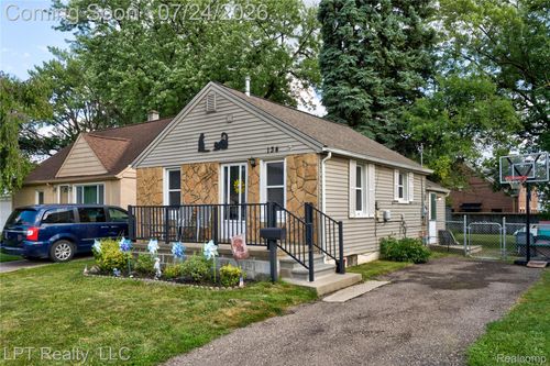 134 Chopin St, Troy, MI, 48083-1715 | Card Image