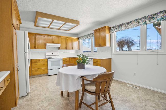 60 Pensacola Close Se, Home with 4 bedrooms, 2 bathrooms and 6 parking in Calgary AB | Image 13