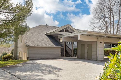 111 Bluffview Ln, Flat Rock, NC, 28731-9466 | Card Image