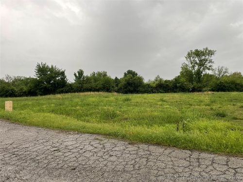 9154 E Pine Creek St, Catoosa, OK, 74015-6373 | Card Image