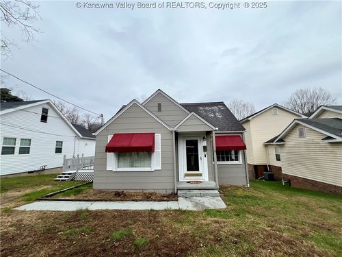 114 Washington Ave, Madison, WV, 25130-1424 | Card Image