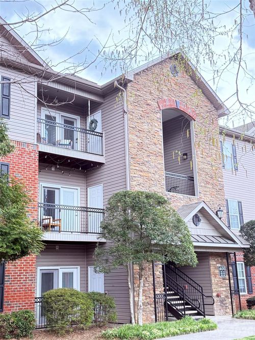 435 Appeldoorn Cir, Asheville, NC, 28803-6107 | Card Image